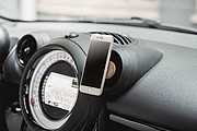 Bambusový magnetický držiak na telefón do ventilačnej mriežky