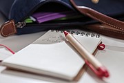 Blok na písanie s perom, recyklovaný materiál - nelinkovaný, červená