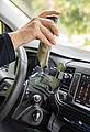 Držiak na mobil do auta s bezdrôtovým nabíjaním