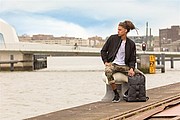 Neprehliadnuteľný batoh Bobby Urban Lite, čierna