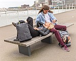 Neprehliadnuteľný batoh Bobby Urban Lite, čierna