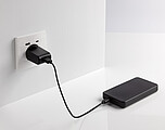 PAMPLONA Powerbanka s kapacitou batérie 10 000 mAh, čierna