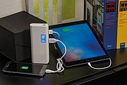 SAGRADA Plastová powerbanka s kapacitou 10000 mAh, biela