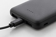 Slim powerbanka z recyklovaného ABS s batériou o kapacite 5 000 mAh, čierna