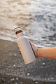 Termo fľaša na pitie z recyklovanej ocele, 580ml, sivá