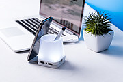 USB hub so stojanom na perá