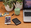 Vrecková powerbanka 5 000 mAh s integrovaným káblom, čierna