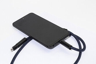 60W RPET kabel se šňůrkou na mobil, tmavě modrá