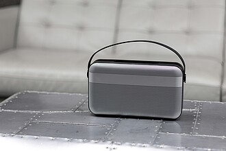 Bezdrátový prémiový reproduktor BranfCharger, černá/stříbrná