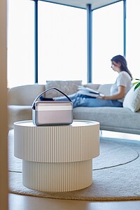 Bezdrátový prémiový reproduktor BranfCharger, černá/stříbrná