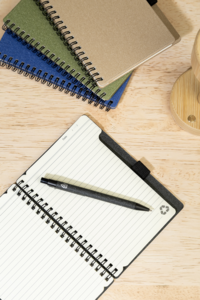 Blok A6 s perem, černá