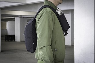 Crossbody batoh Brandcharger, čierna
