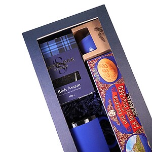 DARELA BLUE Sada obsahující francouzské sušenky, čaj, svíčku a modrý hrnek, v dárkové krabici