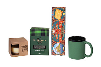 DARELA GREEN Sada obsahující francouzské sušenky, sypaný čaj, svíčku a zelený hrnek, v dárkové krabici