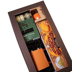 DARELA ORANGE Sada obsahující francouzské sušenky, čaj, svíčku a oranžový hrnek, v dárkové krabici