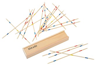 Drevené mikádo v krabičke, stredne hnedá