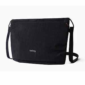 Extra lehká crossbody taška, černá
