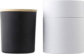FLAVIAS Menšia sklenená sviečka s bambusovým viečkom, čierna (santalové drevo)