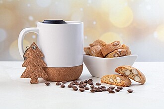 Kávová dárková sada obsahující hrnek, kávu Costa Rica (40 g), řemeslné cantuccini (100 g) a vánoční klíčenku