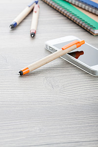 KP z recyklovaného papíru, oranžová špička a klip, stylus