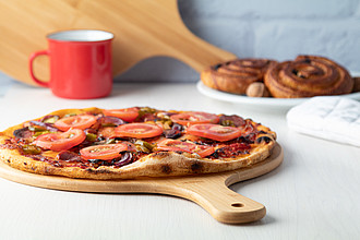 Krájecí prkénko z bambusu na pizzu