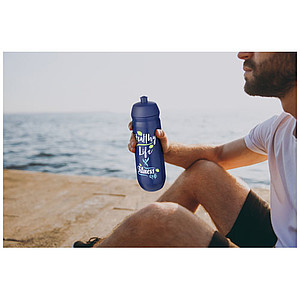 Láhev na pití 750ml, tělo je modré z pružného plastu, víčko je modré