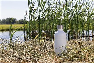 Láhev na sycené nápoje z recyklované oceli, objem 800 ml, bílá