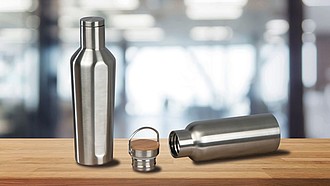 Lesklá nerezová láhev na vodu, objem 500 ml, tmavě šedá