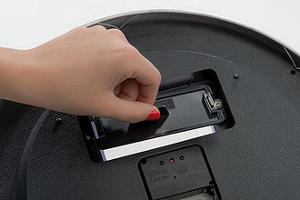 Nástěnné hodiny s rádiově řízeným časem