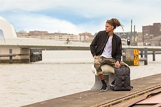 Nedobytný batoh Bobby Urban Lite, černá