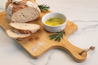 Obdelníkový servírovací tác z bambusu Ukiyo, středně hnědá