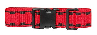 Popruh na zpevnění kufru, nadruženo ze tří barev - zelená, červená, černá - reklamní předměty