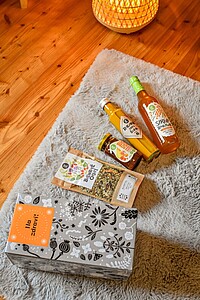 RAKYTNÍČEK Dárková sada čaje Bylinkové objetí, sirupu Rakytník, 100% šťávy z rakytníku a biolády Hruška a rakytník