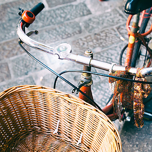 Sada predného a zadného svetla na bicykel