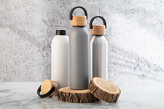 SANGAY Hliníková sportovní láhev s bambusovým víčkem, 600 ml, bílá