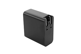 SCHWARZWOLF BANIAS 65W cestovný adaptér so 4 rôznymi koncovkami