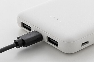 Slim powerbanka z recyklovaného ABS s baterií o kapacitě 5 000 mAh, bílá