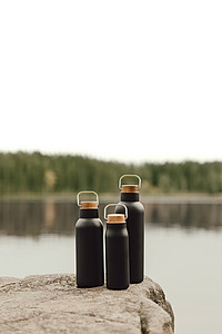 Termo láhev na pití z recyklované oceli, 580ml, černá
