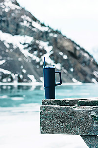 Termohrnek s brčkem na pití, 750 ml, námořní modrá