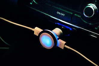 USB nabíječka do auta se 2 porty, bílá