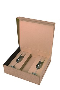 VANILLA SEASON PAPUA Darčeková krabička s dvoma pohármi (250 ml) na sekt a voľným priestorom na vami zvolenú fľašu